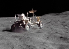 Foto's voertuig op de maan