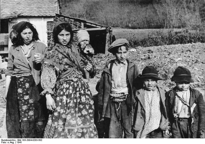 Foto kroatie - roma kinderen en vrouwen