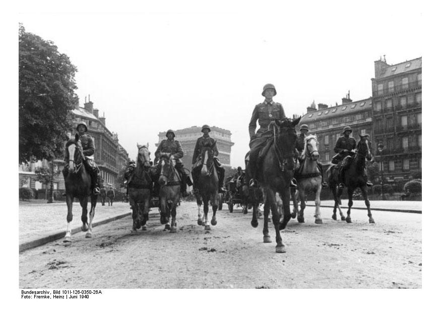 Foto mars van duitse troepen in parijs