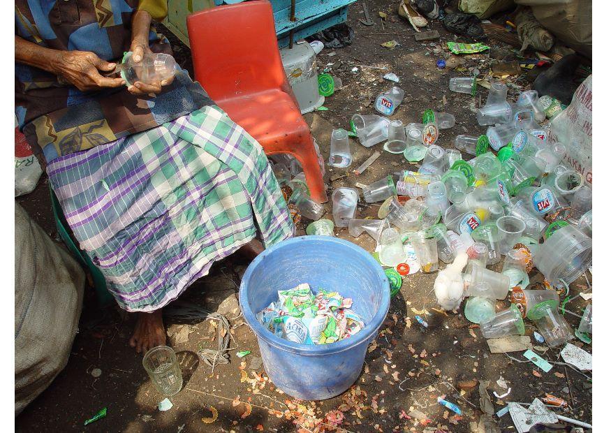 Foto sorteren materiaal, sloppenwijk jakarta