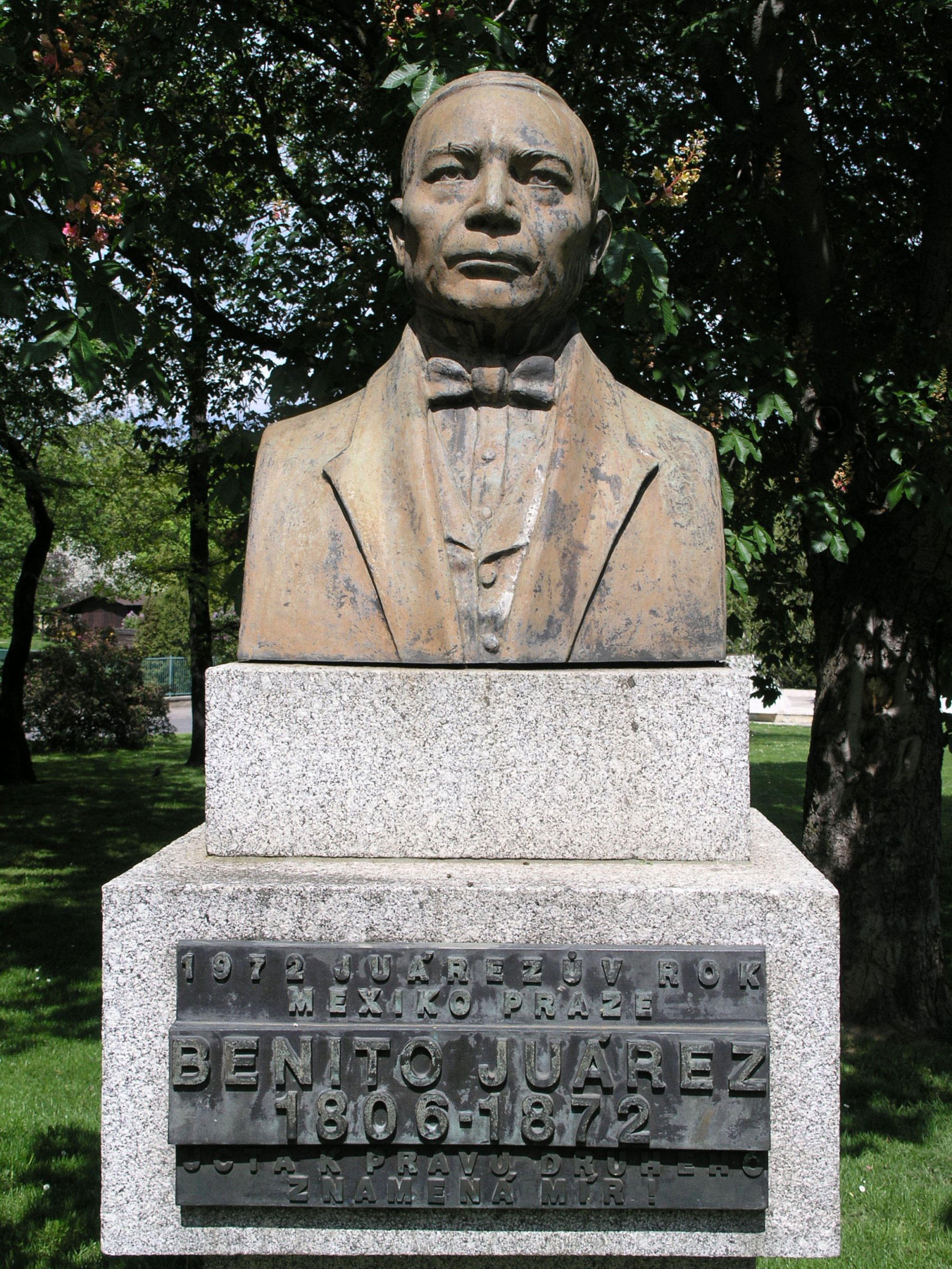 Foto standbeeld - president benito juA¡rez